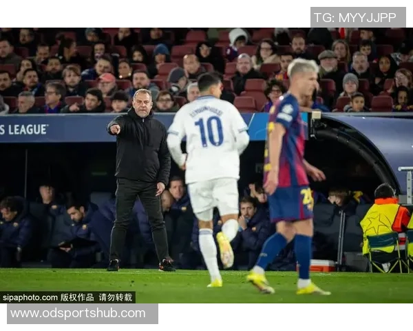 西甲联赛频现球场侮辱事件巴萨西蒙尼及多名裁判遭波及